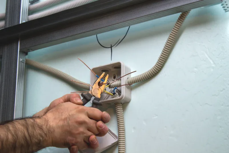 Hochwertige Elektroinstallationen für gemütliches Leben in ganz Oberbayern