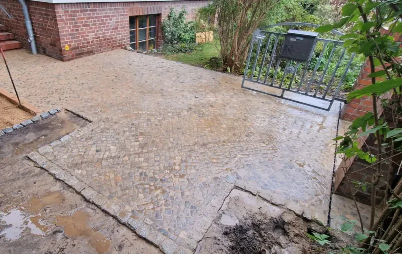 Moderne Gartenwege und harmonische Grünflächengestaltung in Berlin und Umgebung