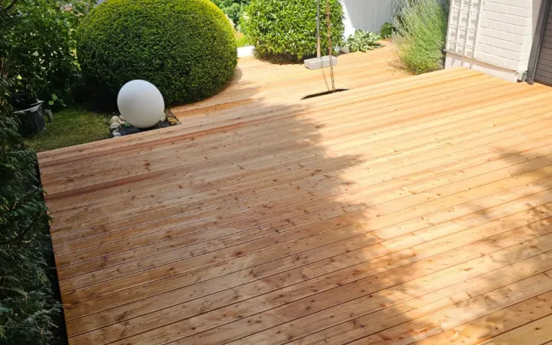 Profis für Terrassenbau und Heckenschnitt in Breisgau