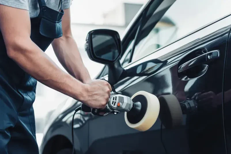 Reparatur kleinerer Schäden bei Fahrzeugaufbereitung und Smart Repair in Eisenach