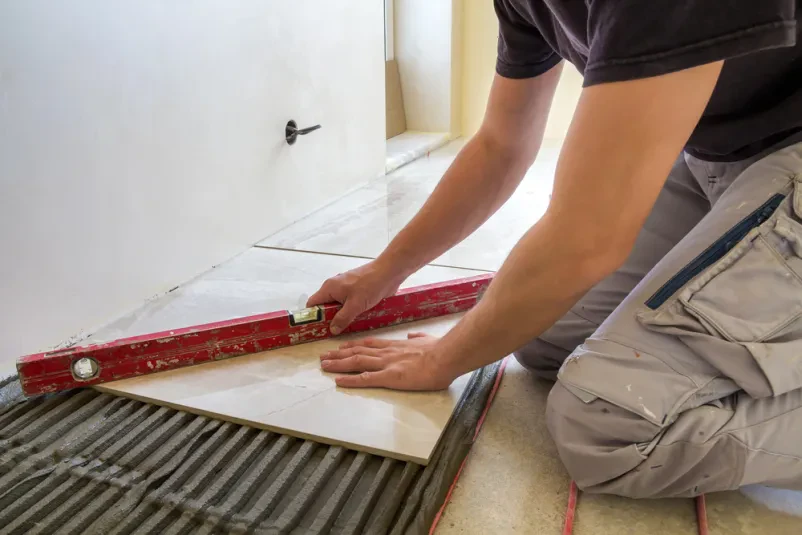 Fliesenarbeiten für Fluren in Neuhausen auf den Fildern