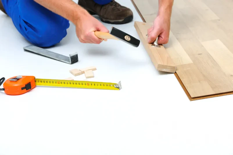 Klicksystem und präzise Laminatverlegung: DekoTekt Shalapi aus Nürnberg