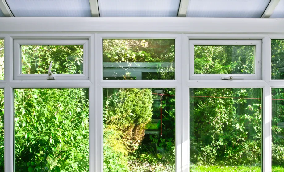 Normales Fassadenfenster