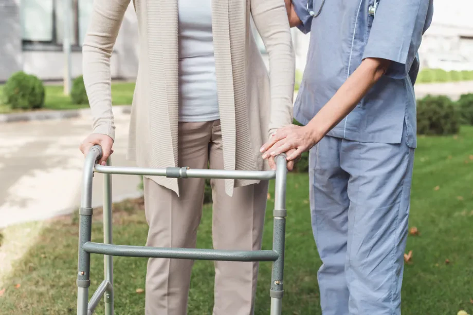 Zusammenarbeit mit Angehörigen und medizinischen Fachkräften