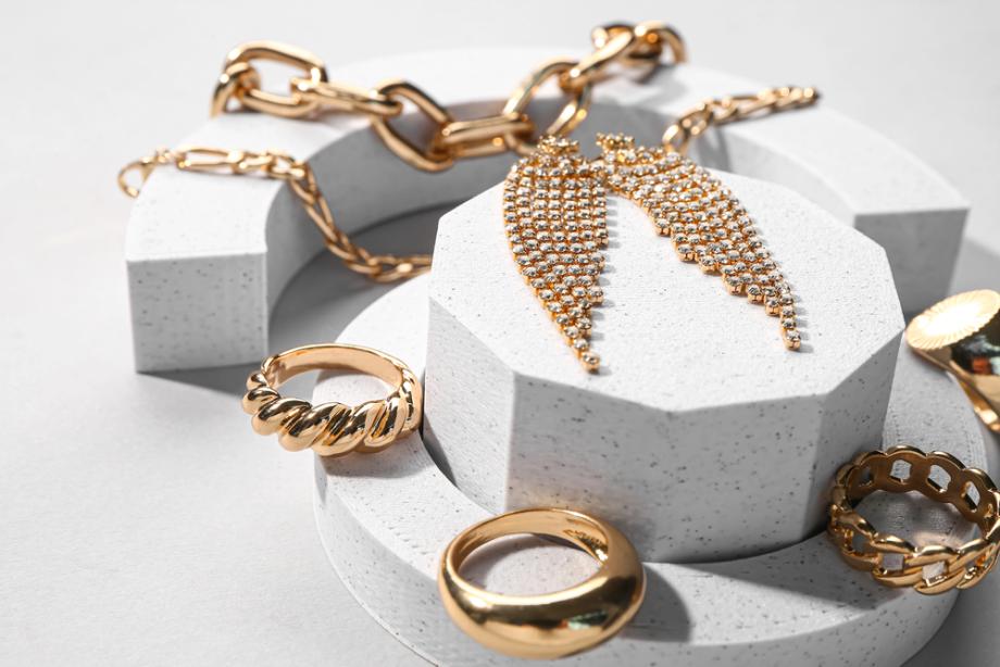 Materialien und Herstellung von Modeschmuck