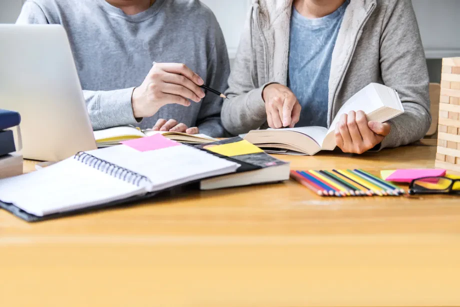 Nachhilfestunden in wichtigen Schulfächern