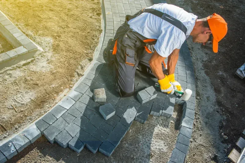Gartenpflege- und Pflasterarbeiten in Marzahn