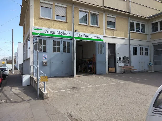 Fachgerechter Reifenservice, Kfz-Reparaturen und Lackieren in Stuttgart und Umkreis