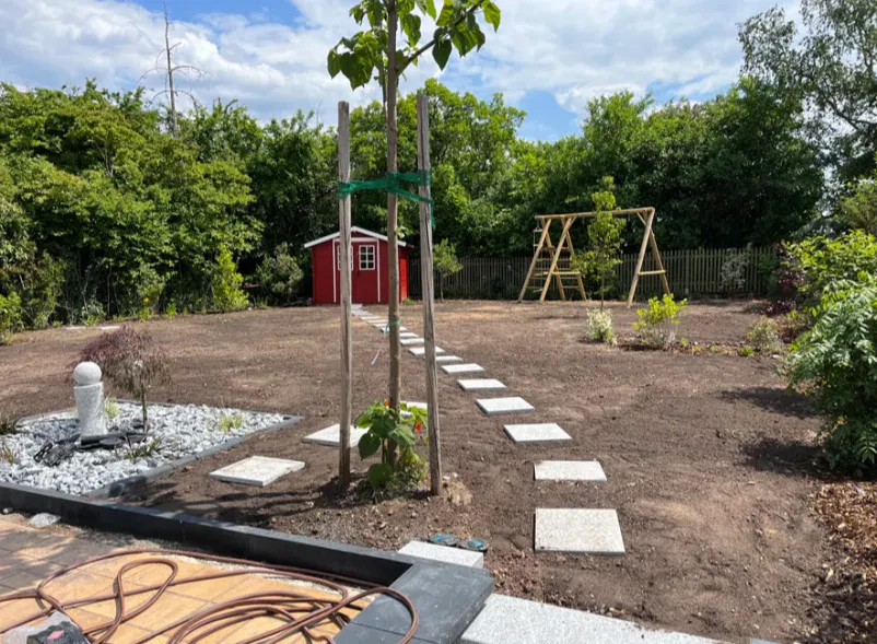 Zuverlässige Gartenbaufirma für private und gewerbliche Außenanlagen in Erlangen-Höchststadt