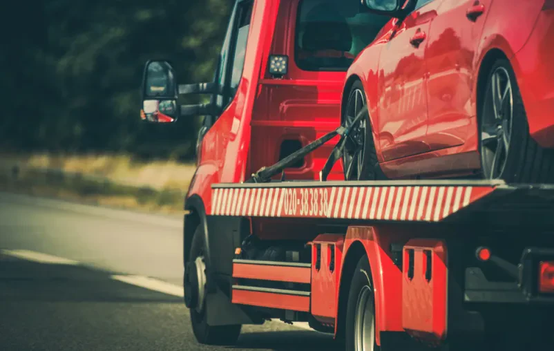 Unfallfahrzeug sicher transportieren in Wedel und Hamburg