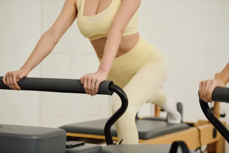Geführtes Reformer Pilates in Aachen, die Körper und Seele verbindet