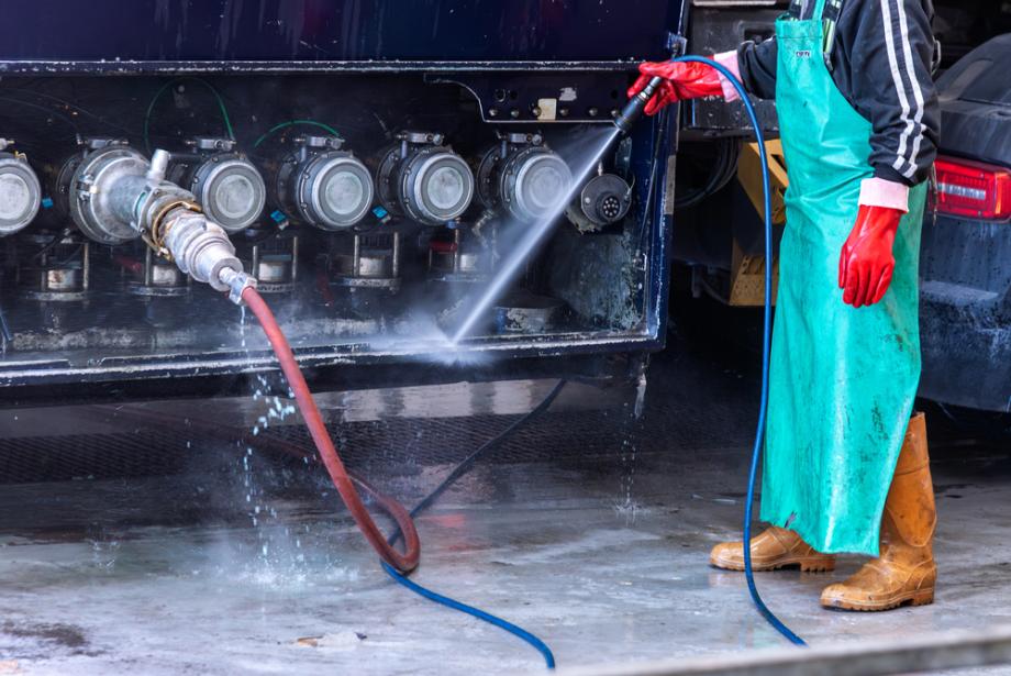 Wartung und Reinigung von Zisternen