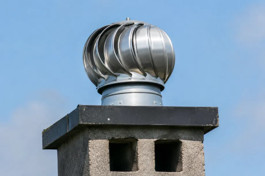 Schornsteinhauben nutzen die Windenergie