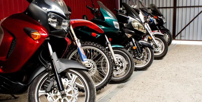 Geschützter Transport für Autos, Motorräder und Liebhaberfahrzeuge