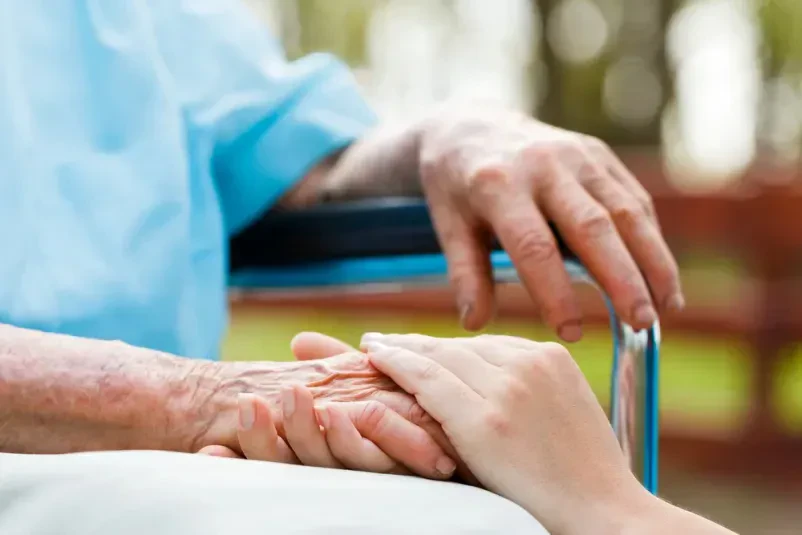 Lahmar Care & Clean UG und professionelle Reisebegleitung nach Tunesien für Senioren