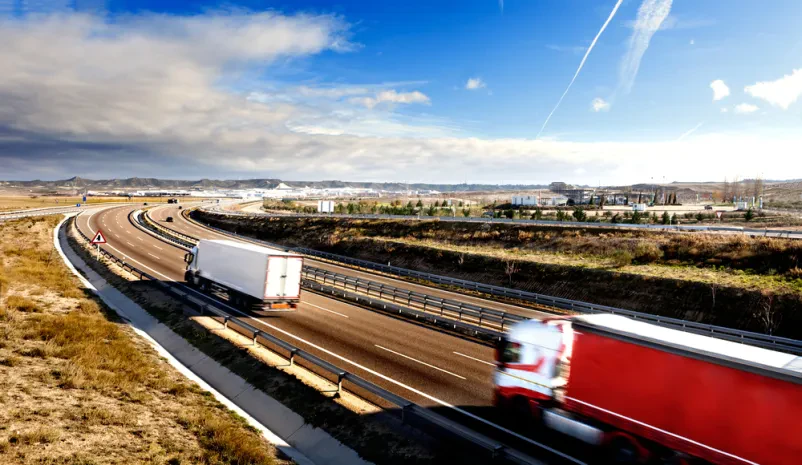 Professioneller Transport und Lieferung von Geschäftswaren und Gütern in Wedel und ganz Deutschland