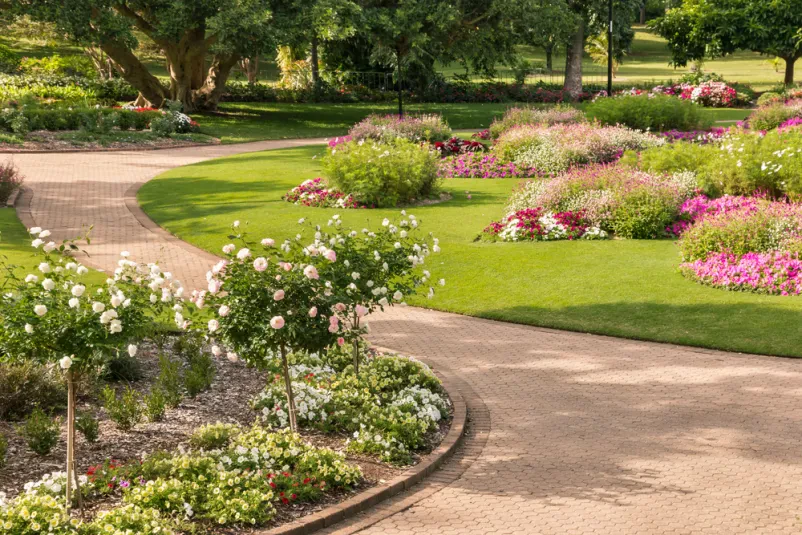 Kreative Gartengestaltung und Tiefbau in Seevetal und Hamburg