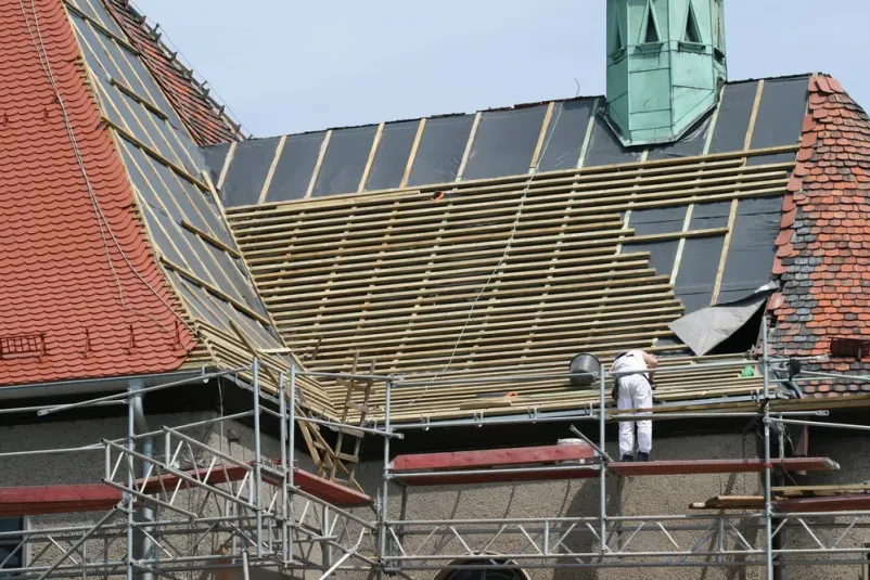 Professioneller Dachdecker in München Ring für Sanierung und Neubau