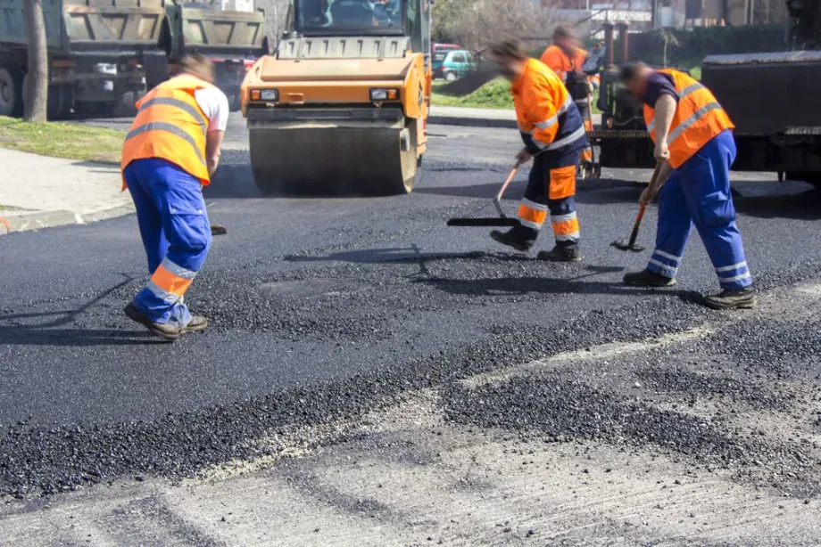 Wie oft müssen Asphaltstraßen erneuert werden?