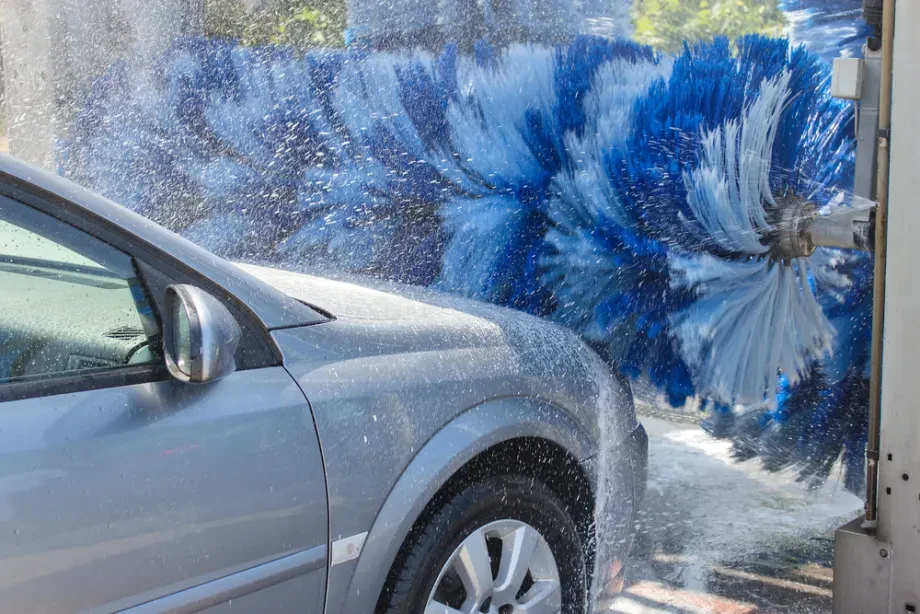 Wie oft sollte man das Auto waschen?