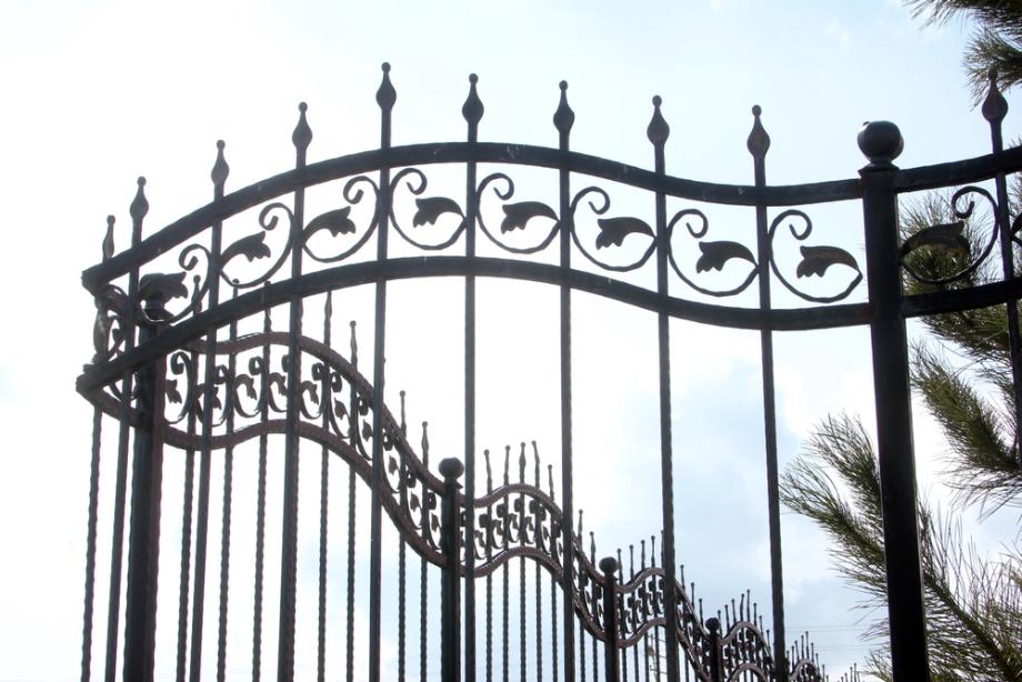 Sicherheit und Funktionalität von Metallzäunen