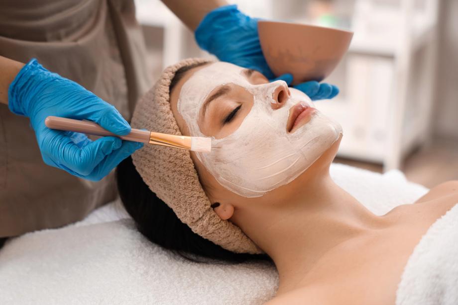 Präventive kosmetische Behandlung gegen Falten