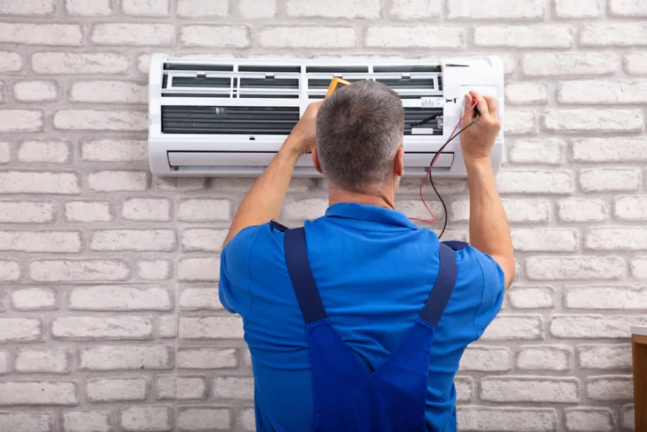Montage und fachgerechter Einbau der Klimaanlage