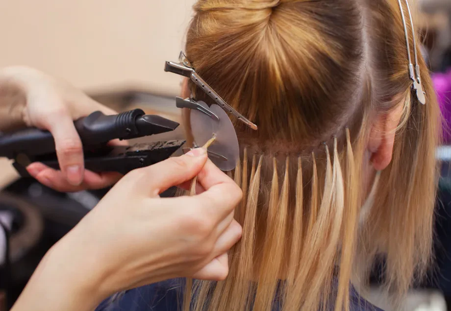 Beratung und Vertrauen in Haarverlängerung Friseur