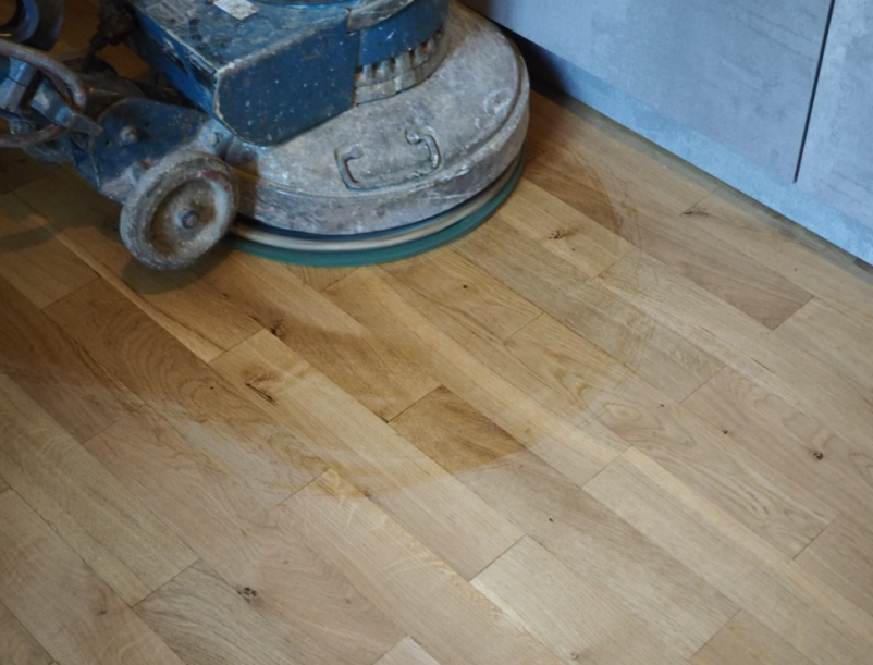 Maßgefertigte Möbel, Schränke, Treppen und Terrassen aus Holz mit dem Profi-Schreiner aus Gießen und Umgebung