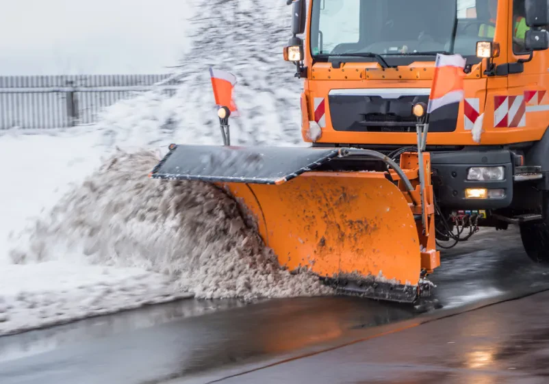Zuverlässiger Schnee- und Eisstreuung in Hage und Umgebung