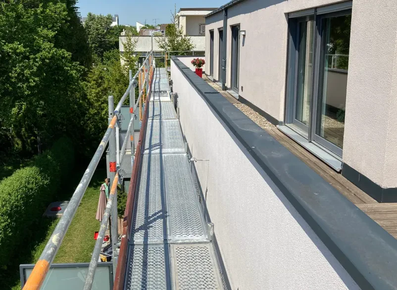 Sicher arbeiten mit Kamingerüsten in Dasing