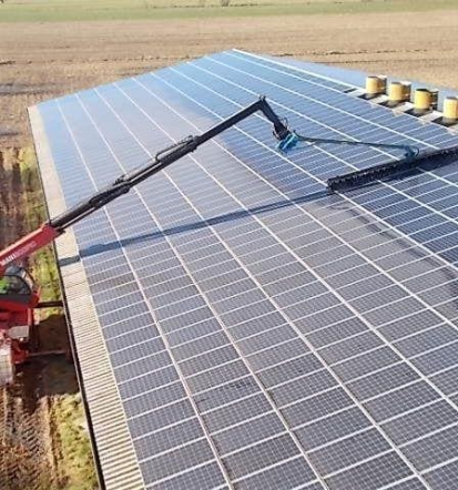 Günstiger Solaranlagen-Reiniger in Albersdorf