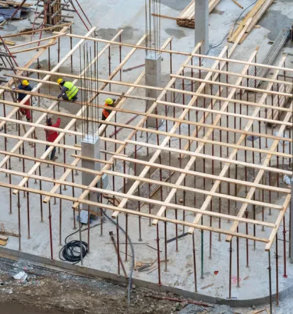 Zuverlässige Eisenverlegung für Großprojekte