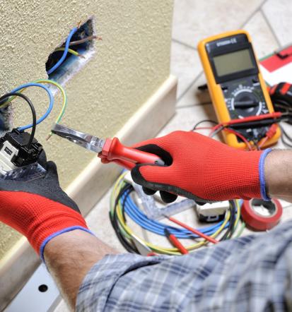 Guter Elektriker in Schmitten