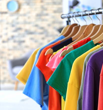 Preiswerter Verkauf von Damen- und Kinderbekleidung in Lenzen