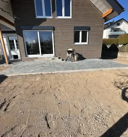Guter Landschafts- und Pflasterbau in Lage