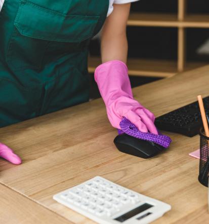 Saubere Böden und Fenster mit dem Reinigungsexperten im Kreis Segeberg