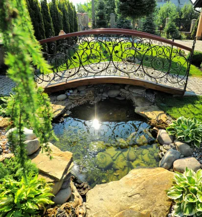Maßgeschneiderte Lösungen für Gartenhäuser und Türen