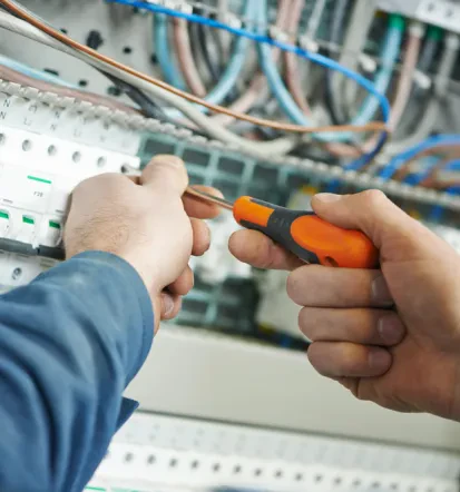 Schnelle Elektroinstallation für Heizung, Sanitär und Wärmepumpen in Frankfurt