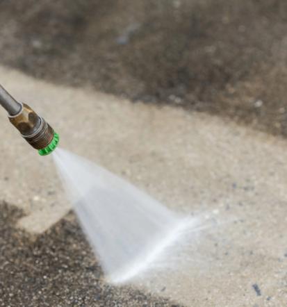 Professionelle Reinigung von Naturstein und Terrassen in Saarbrücken, Köln und Umkreis