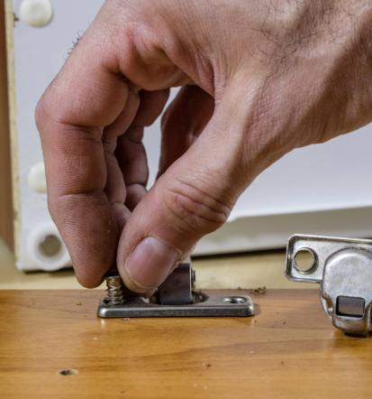 Präzise Nachjustierungen nach Möbelaufbau und Transport in Berlin und Umgebung