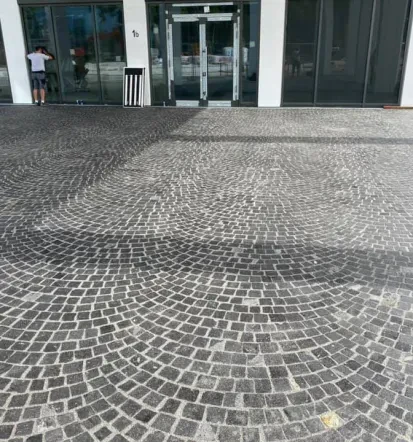 Terrasse, Treppe und L-Steine
