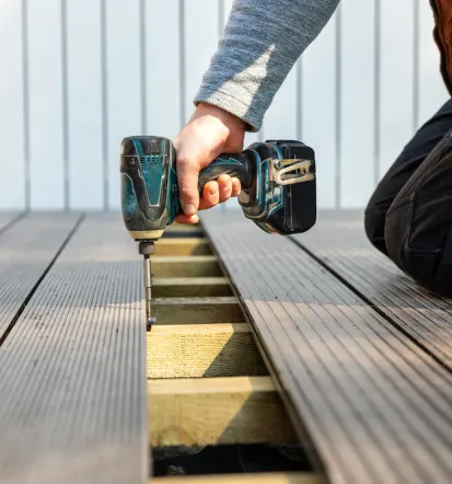 Eine Holzterrasse mit hochwertigen Holz- oder WPC-Terrassendielen in Pfalzgrafenweiler und Umgebung
