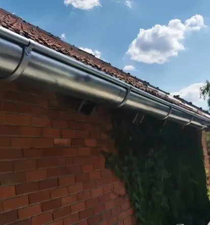 Professioneller Dachdecker und Zimmerer in Husum für Neubau und Sanierung