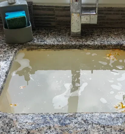 Wenn das Wasser nicht mehr abläuft, rufen Sie die beste Rohrreinigung in Hamburg und Umgebung