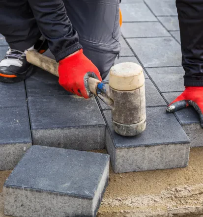 Gute Pflasterarbeiten für Gewerbekunden im Landkreis Coburg