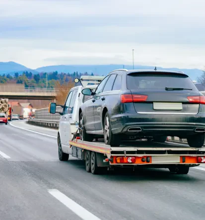Sicherer Abschleppdienst und Pannenhilfe mit KFZ Service in Berlin