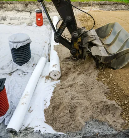 Erdarbeiten mit Bagger im Breisgau-Hochschwarzwald