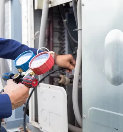 Druckprüfung einer Wärmepumpe im Raum Lage