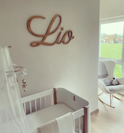 Personalisierte Holzdekoration fürs Kinderzimmer in Heldenstein